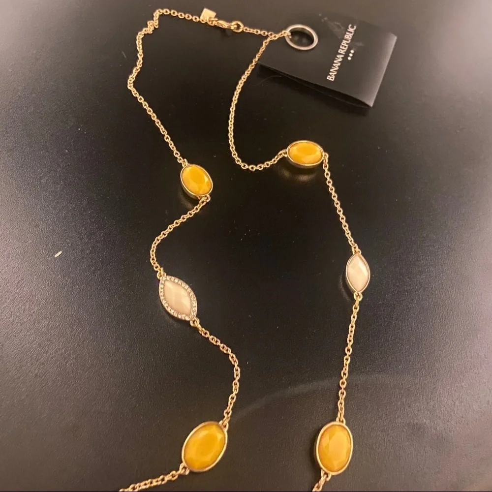 NWT Banana Republic Necklace - Picture 3 of 4
